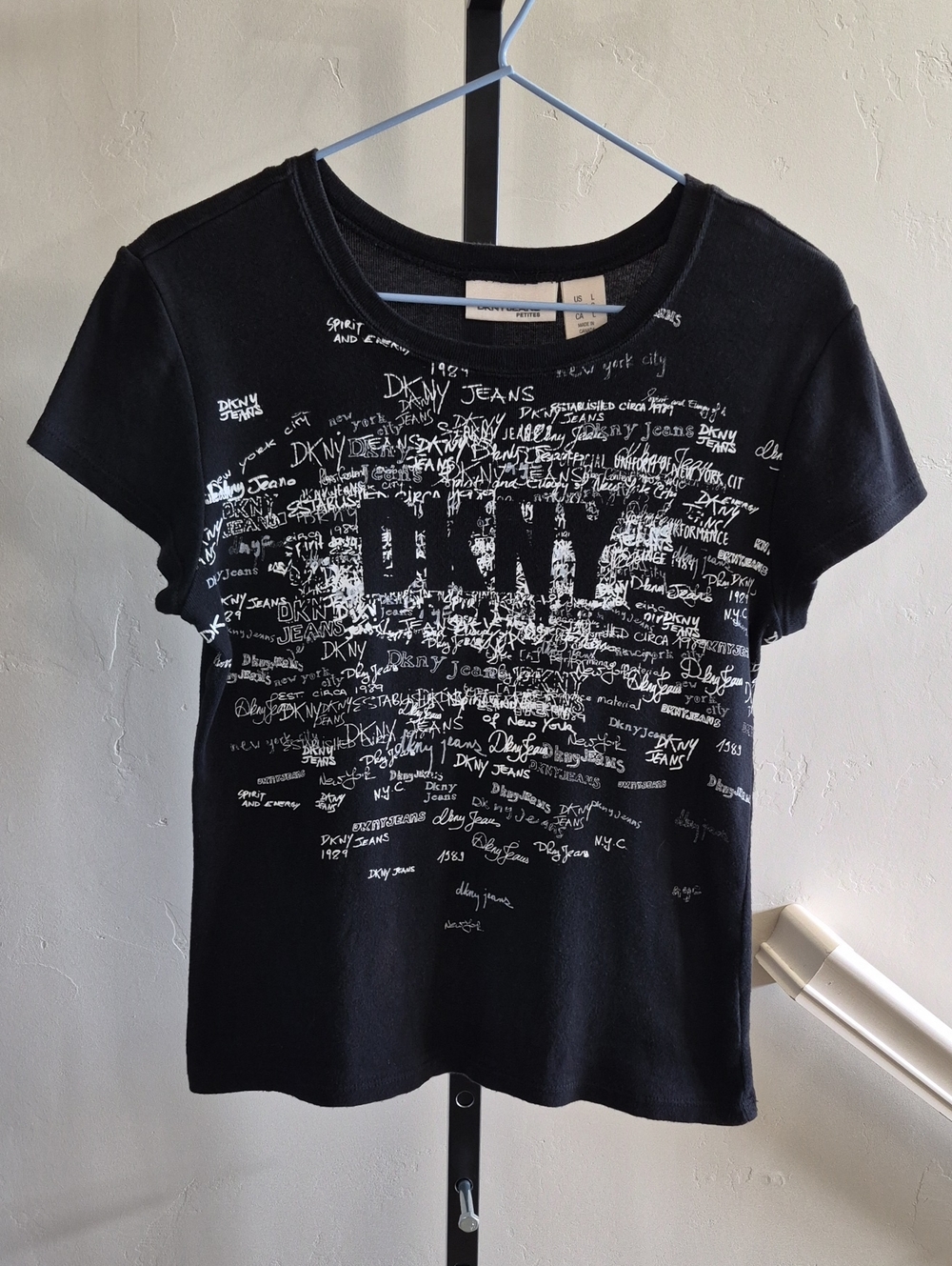 Vintage Y2K DKNY Jeans Petites All-Over Graffiti Text Script Baby Tee Shirt L